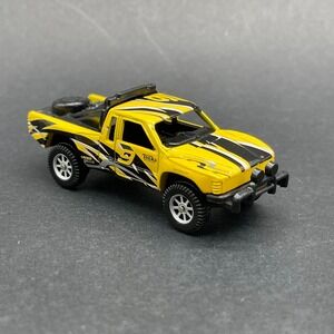 Maisto Tonka '86 Toyota SR5 Prerunner Pickup Truck Yellow 1/64 WorkingSuspension